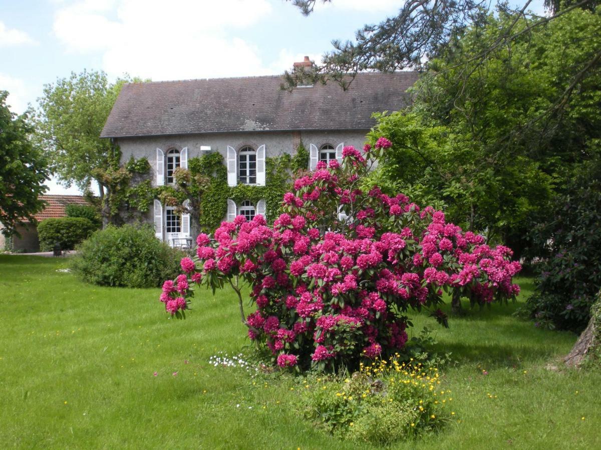 Le Domaine Du Mijarnier Bed and Breakfast Montbeugny Exterior foto